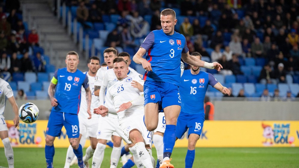 Futbal Na zraz slovenskej reprezentácie prišiel aj Denis Vavro SPORTNET