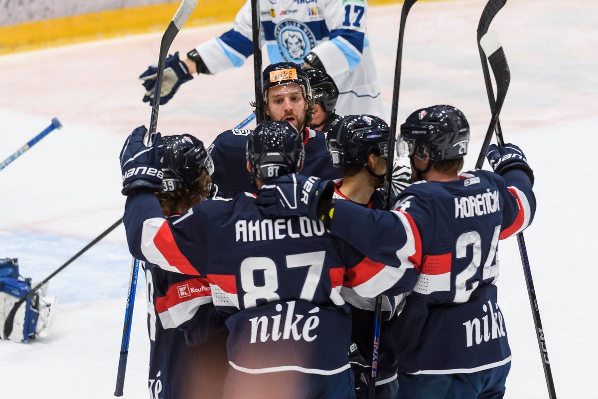 Tipos extraliga Slovan Bratislava zdolal HK Nitra 3 2 po nájazdoch