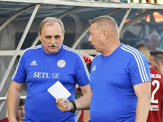 Vľavo tréner Pavel Piršč.
