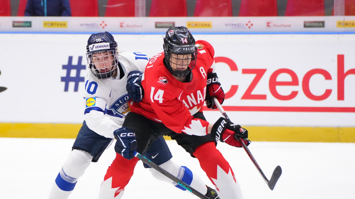 Fotka zo zápasu Kanada - Fínsko na MS v hokeji žien 2025.