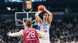 Vladimír Brodziansky v dueli proti Lotyšsku.