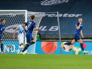 Róbert Boženík sa teší po strelenom góle v zápase Slovinsko - Slovensko, kvalifikácia na MS vo futbale 2021.