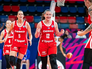 Radosť basketbalistiek Česka na ME 2023 po výhre nad Talianskom.