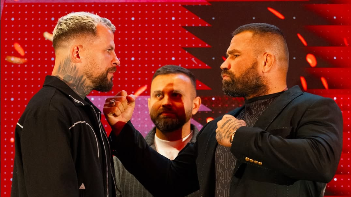 Marpo s Vémolom na tlačovej konferencii.