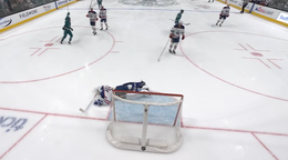 Brankár Edmontonu po chybe dostal gól do prázdnej bránky