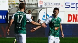 Vpravo Dominik Hollý v drese FK Jablonec.