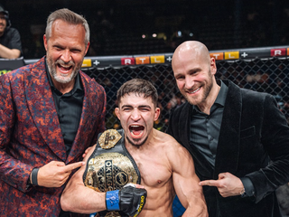 Magomed Machaev po zisku titulu OKTAGONu.