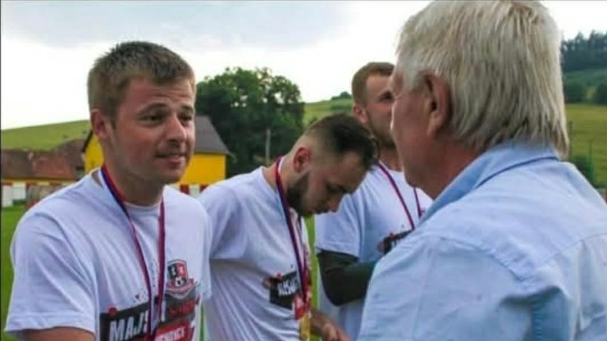 Vľavo Jozef Štofko.