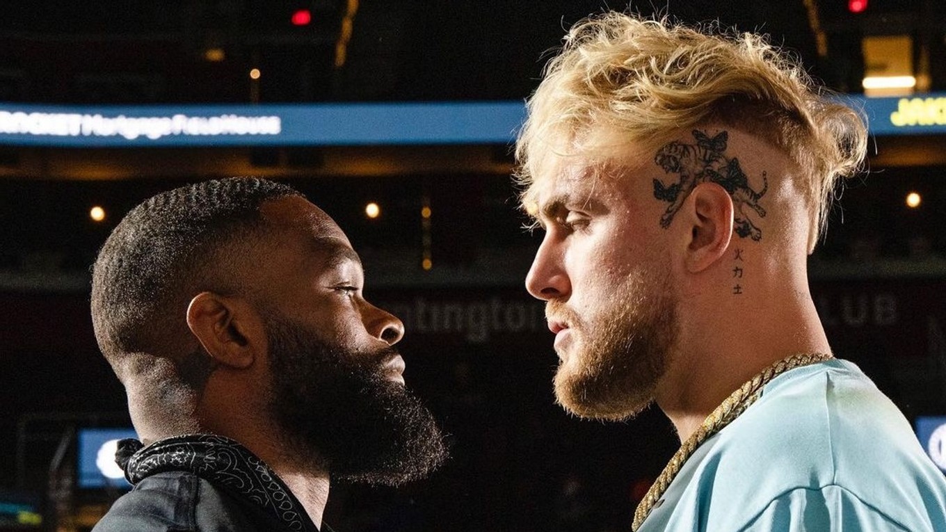 Bývalý šampión UFC Tyron Woodley (vľavo) a youtuber Jake Paul (vpravo).