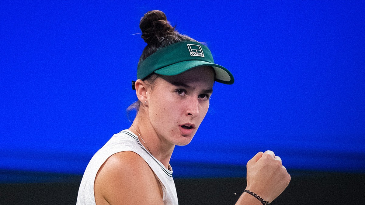 Mia Pohánková oslavuje zisk bodu na turnaji WTA vo Wu-chane 2026.