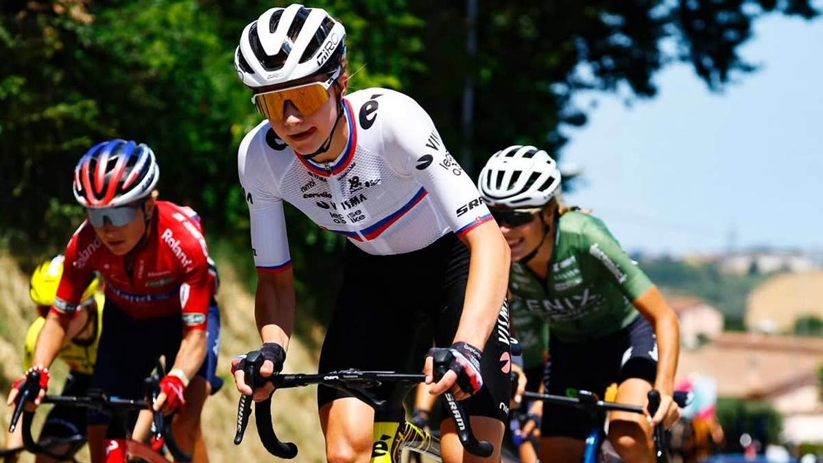 Viktória Chladoňová počas Giro d'Italia Women 2025. 