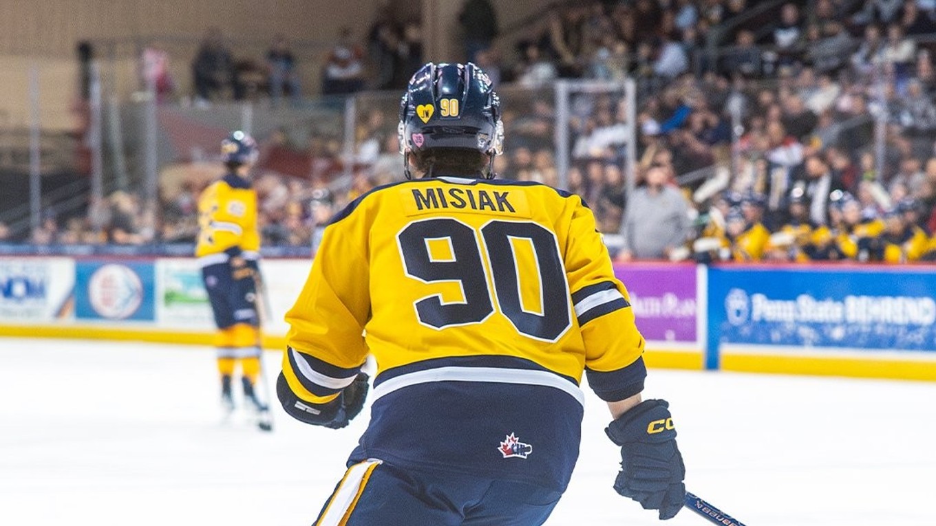 Martin Mišiak v drese Erie Otters.
