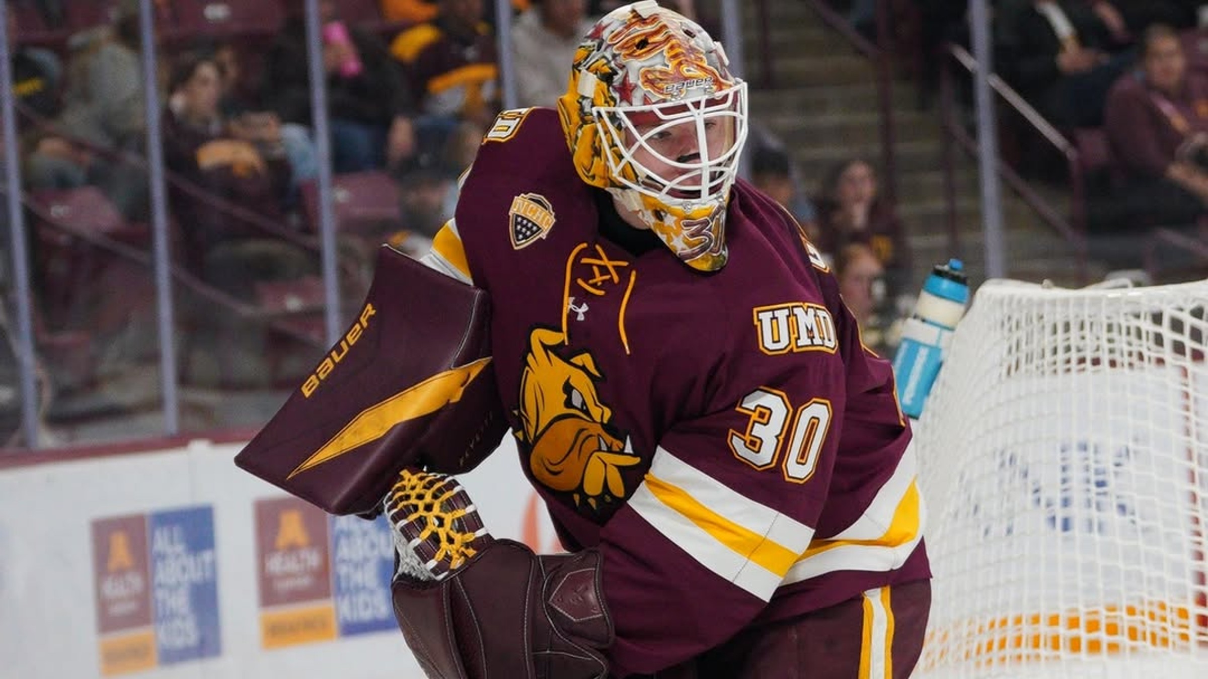 Adam Gajan v drese Minnesota-Duluth Bulldogs.