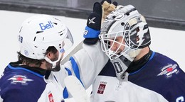 Samuel Hrenák v drese Winnipegu