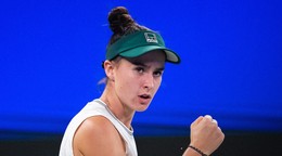 Mia Pohánková oslavuje zisk bodu na turnaji WTA vo Wu-chane 2026.