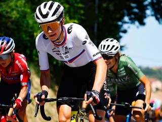 Viktória Chladoňová počas Giro d'Italia Women 2025. 