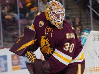 Adam Gajan v drese Minnesota-Duluth Bulldogs.