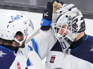 Samuel Hrenák v drese Winnipegu