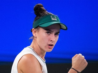 Mia Pohánková oslavuje zisk bodu na turnaji WTA vo Wu-chane 2026.