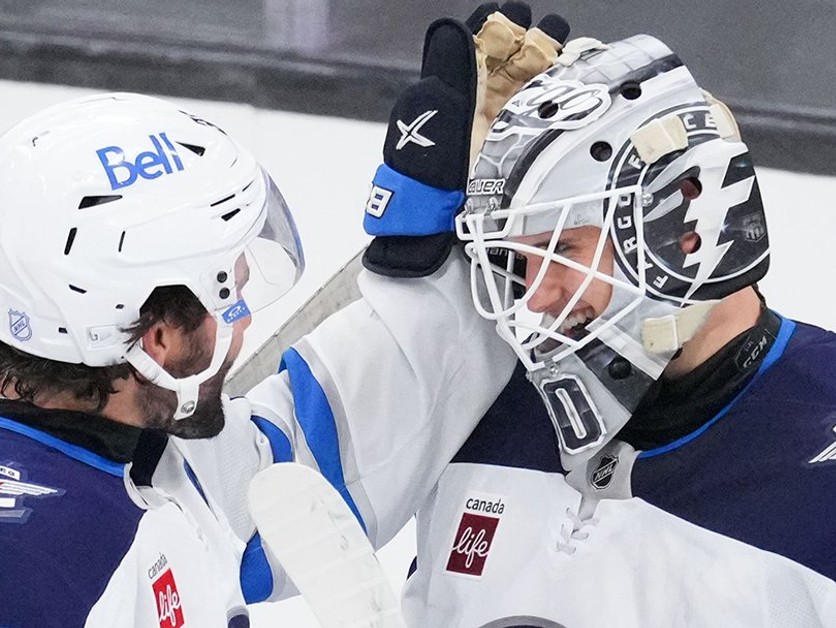 Samuel Hrenák v drese Winnipegu