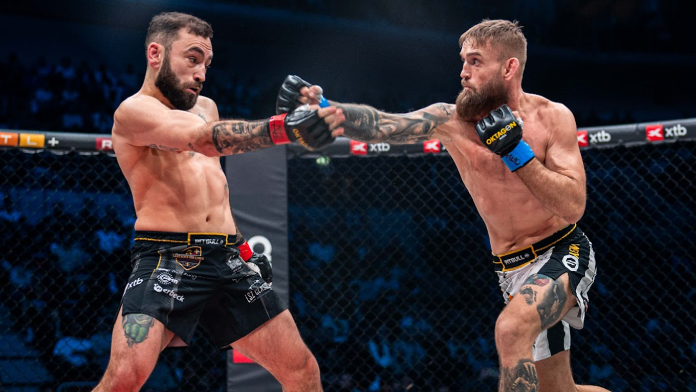 Ryšavý (vpravo) v súboji s Ilbayom.