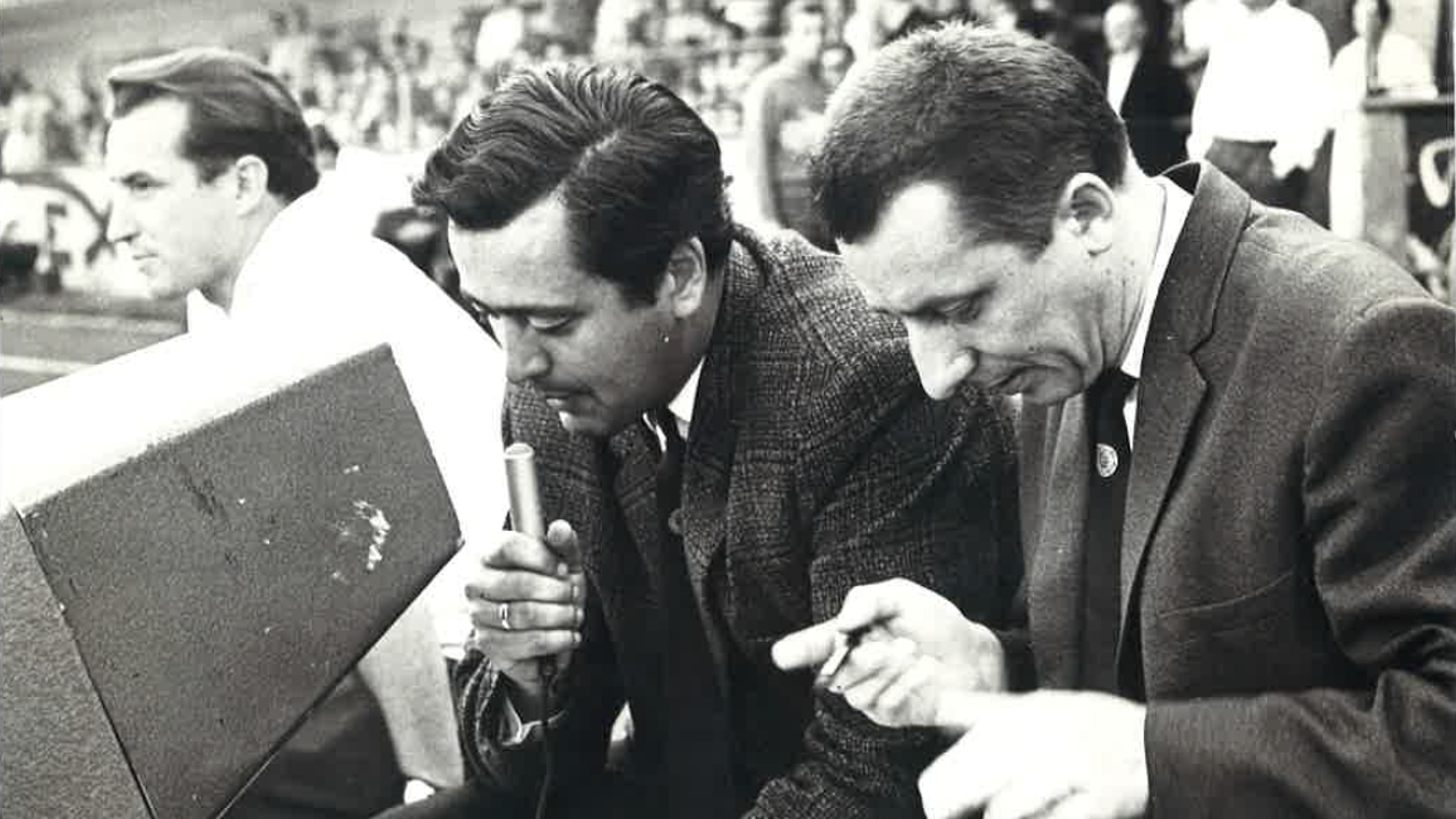 Televízni komentátori Karol Polák a Vít Holubec.