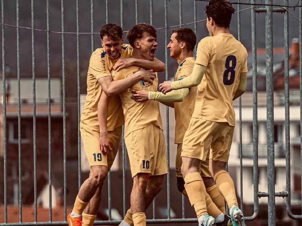 Rastislav Korba oslavuje gól.