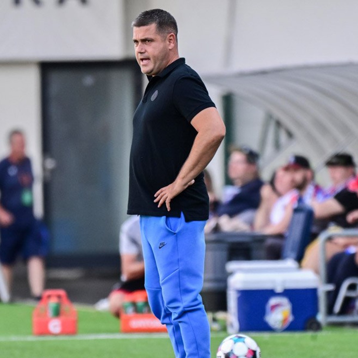 Tréner Branislav Fodrek na lavičke Slovana Liberec.