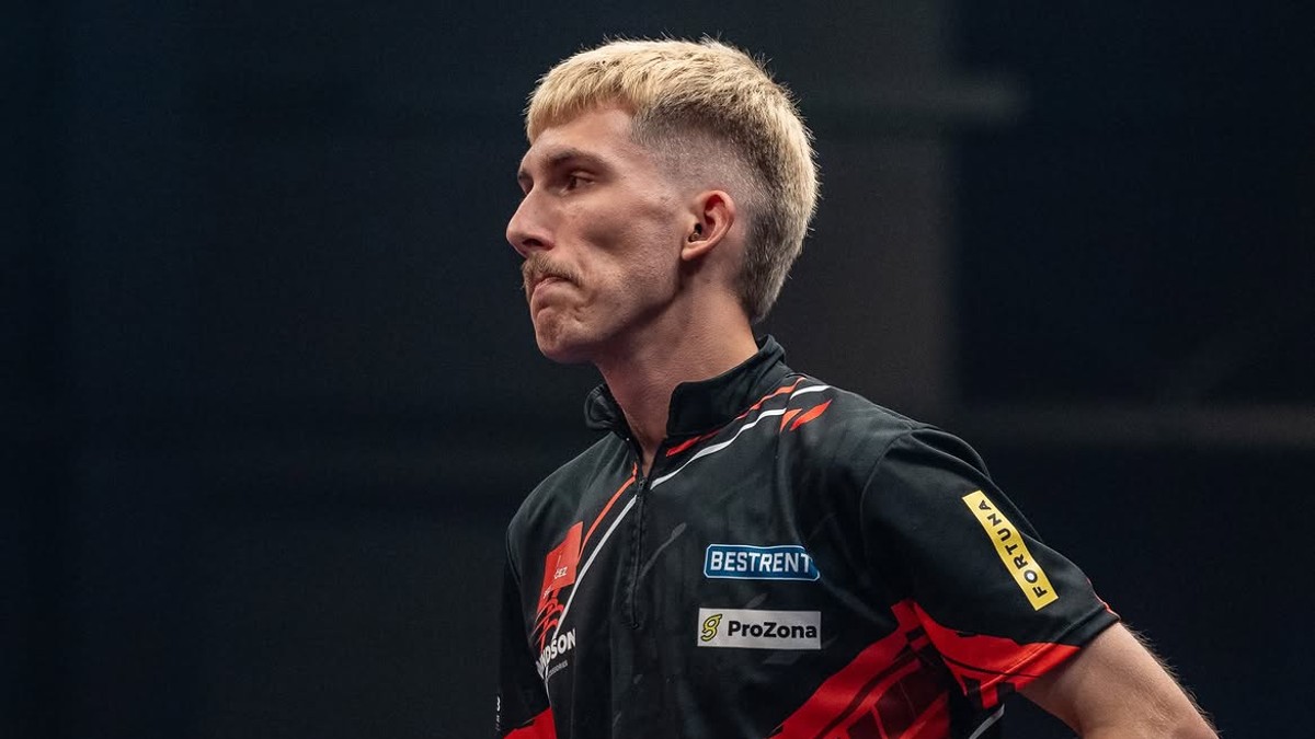 Slovenský šípkar Martin Homola počas Czech Darts Open 2026.