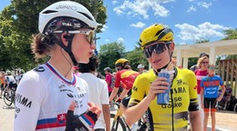 Slovenská cyklistka Viktória Chladoňová počas Giro d'Italia 2025. 