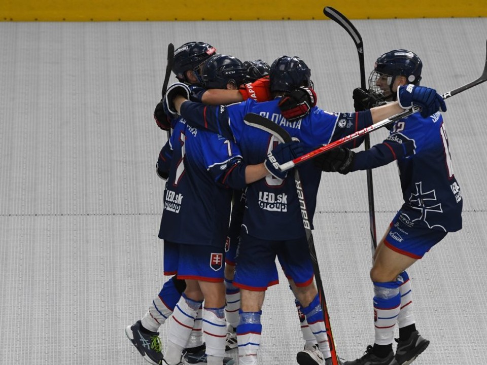 Slovenskí reprezentanti do 18 rokov na MS juniorov v hokejbale 2024 v Žiline.