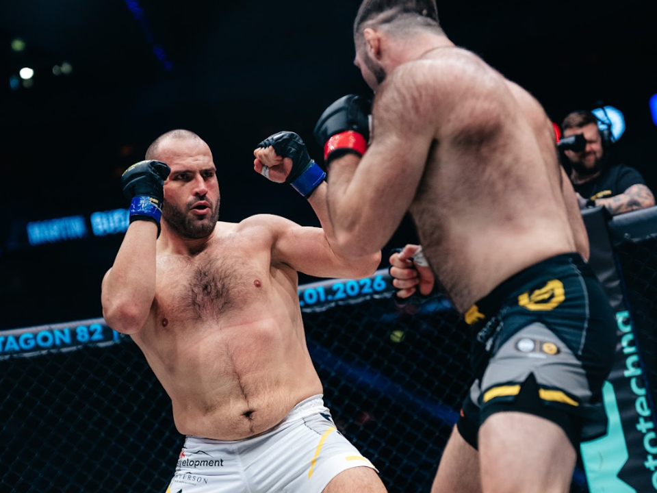 Buday v zápase s Fleurym.