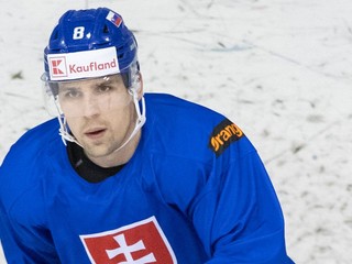 Na snímke je slovenský hokejista Šimon Petráš. 