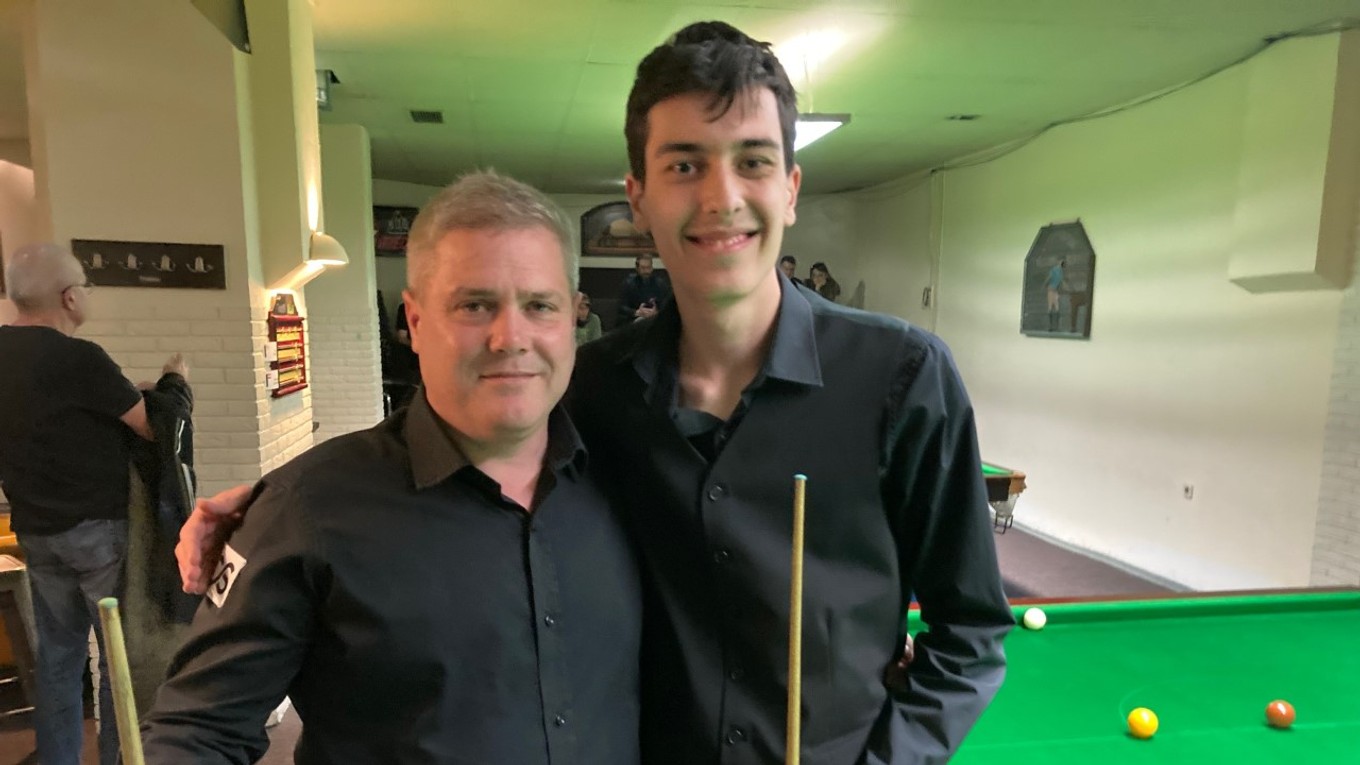 Robert Milkins a Michal Frank počas Vienna Snooker Open 2023.