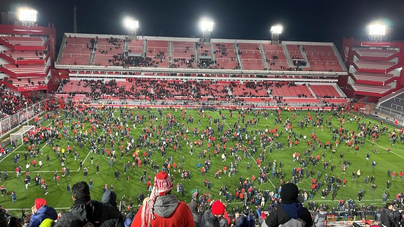 Výtržnosti na štadióne v Buenos Aires. 