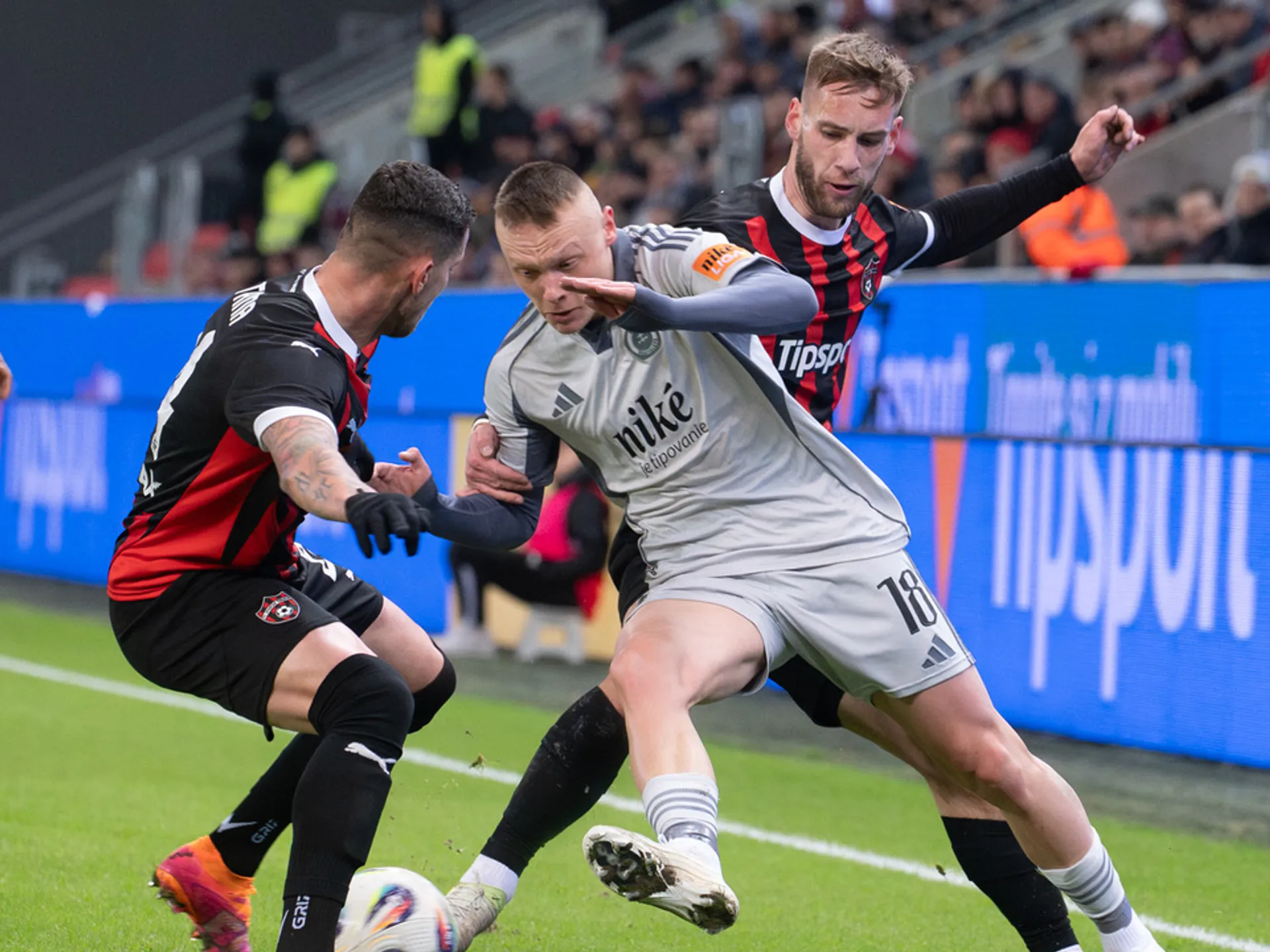 Najväčšie slovenské derby ovládla Trnava. 