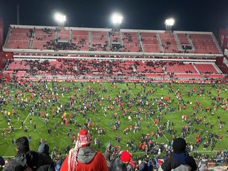 Výtržnosti na štadióne v Buenos Aires. 