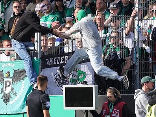 Fanúšik Münsteru sa pokúsil sabotovať VAR.