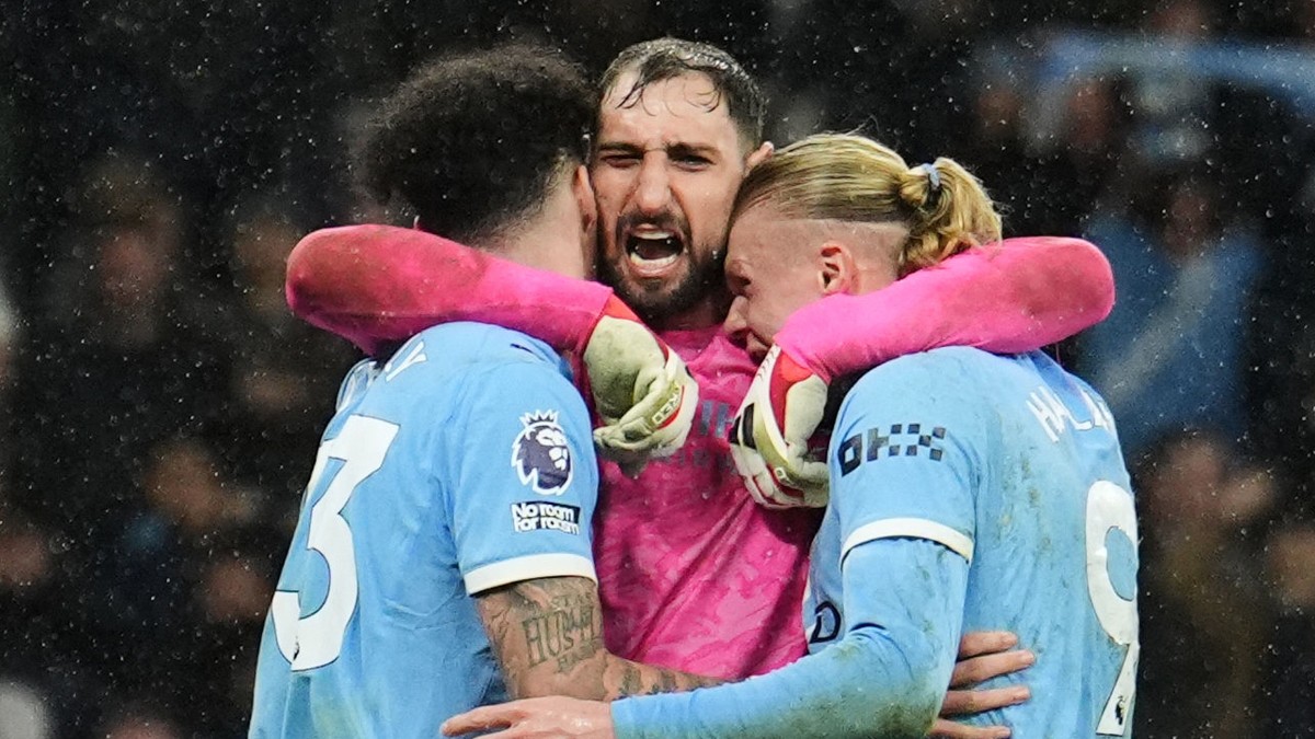Radosť hráčov Manchestru City po triumfe nad Newcastleom.