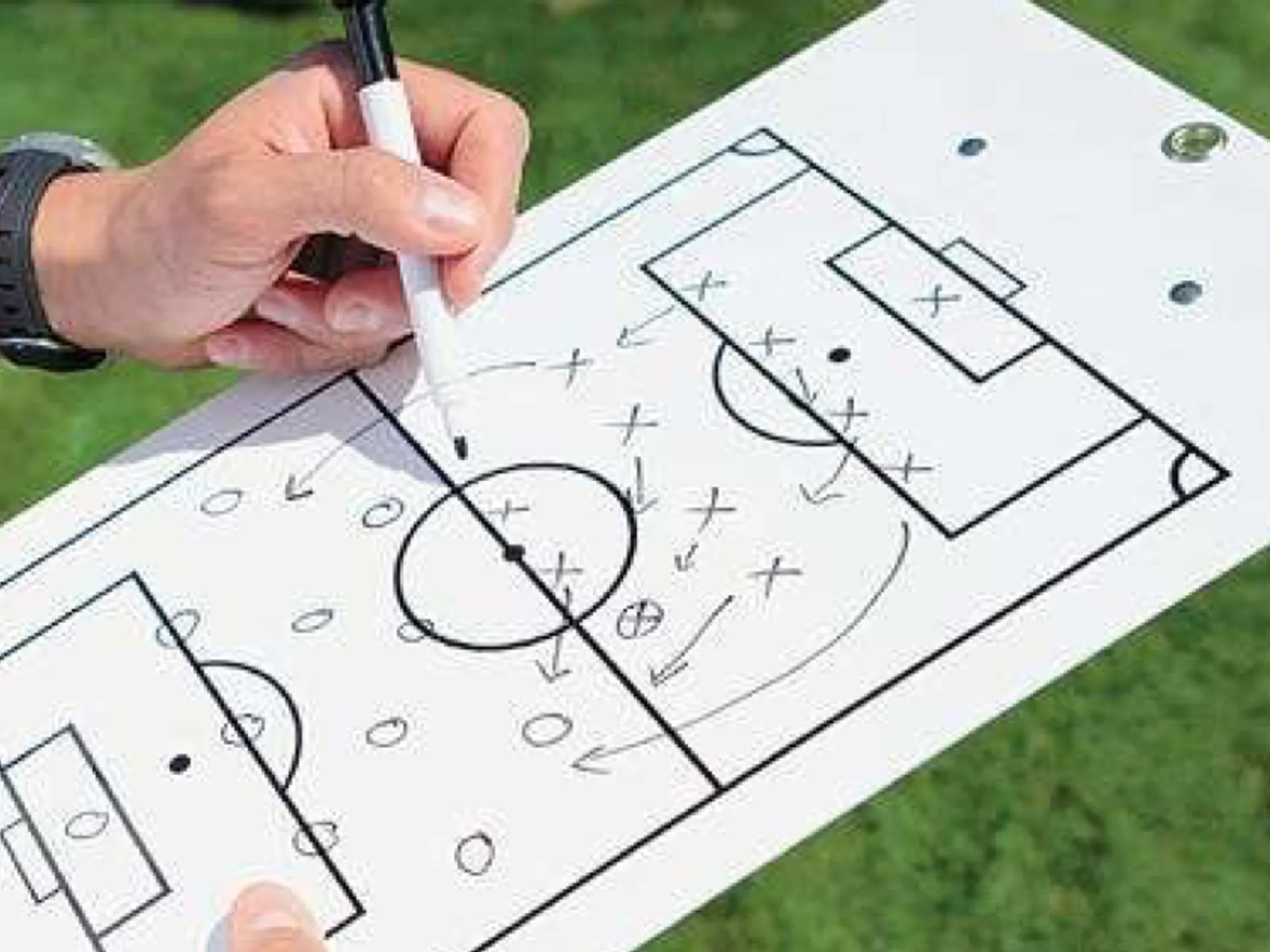 ŠKOLENIE TRÉNEROV UEFA GRASSROOTS C LICENCIE