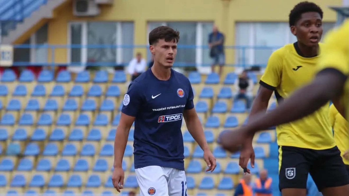 Futbalista Jakub Škovran.