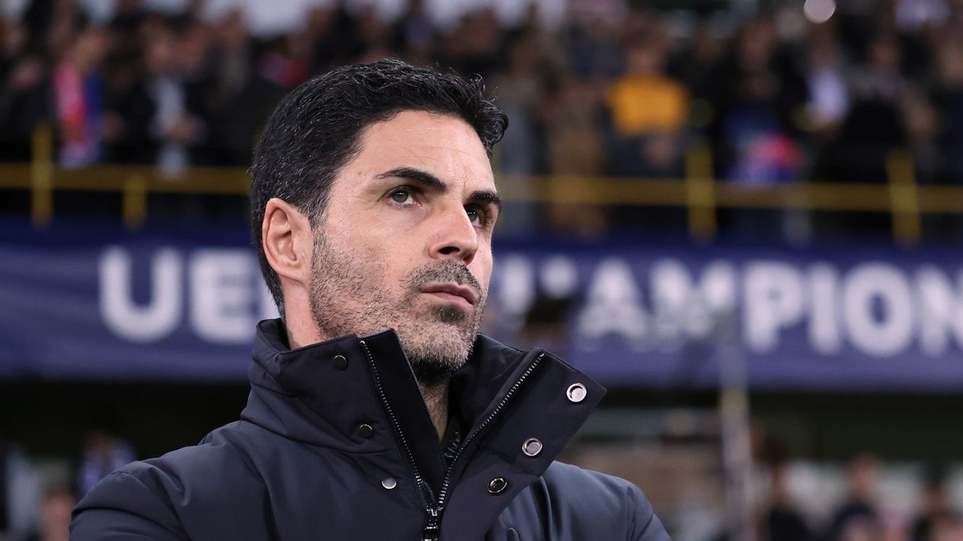 Tréner Arsenalu Mikel Arteta reaguje pred zápasom Ligy majstrov.