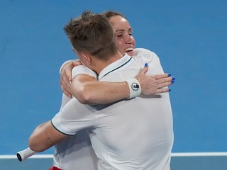 Katarzyna Kawová a Jan Ziellinski oslavujú víťazstvo.