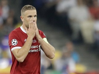 Jordan Henderson v drese Liverpoolu.