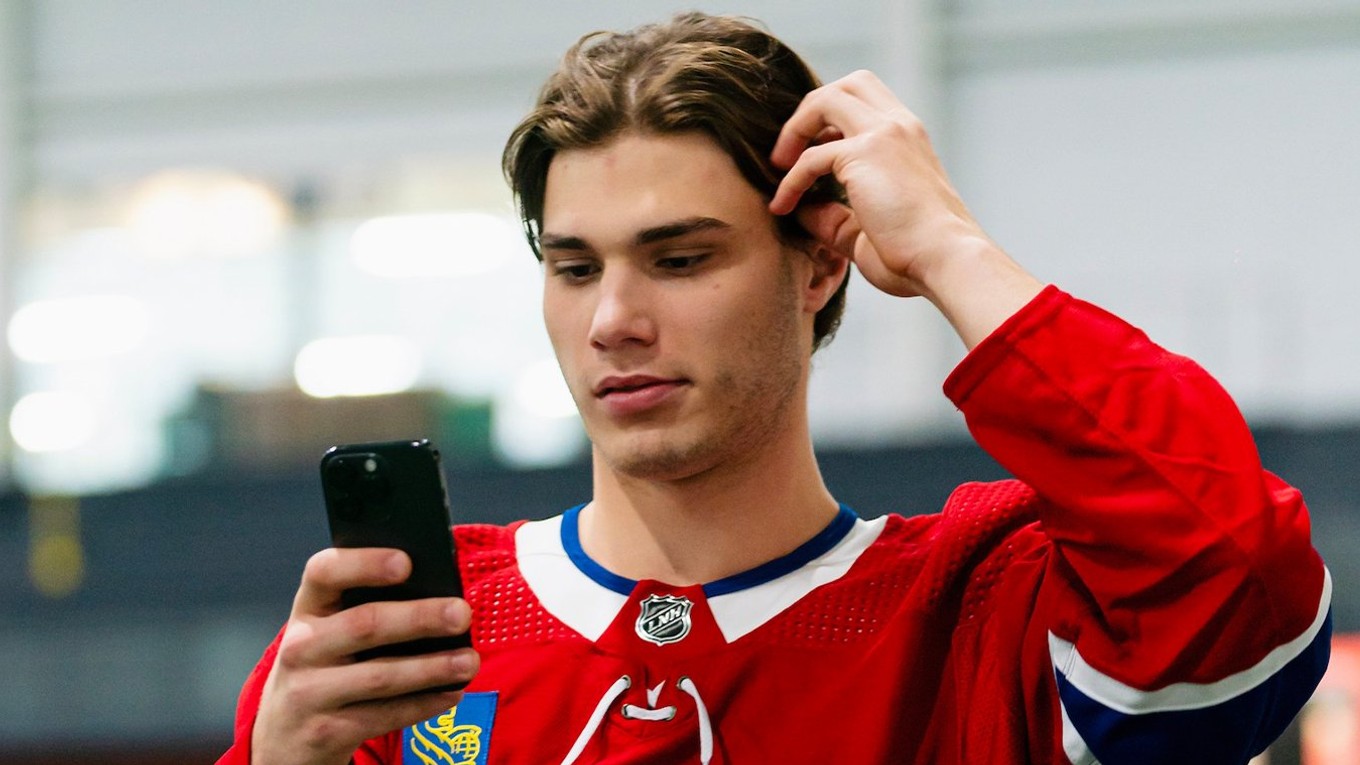 Juraj Slafkovský v drese Montreal Canadiens.