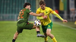 Vpravo Patrik Iľko v drese MŠK Žilina.