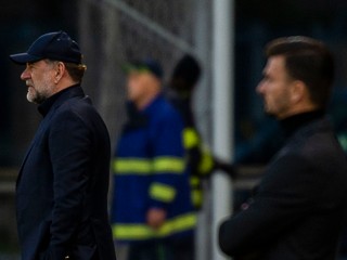 Na snímke zľava tréner ŠK Slovan Bratislava Vladimír Weiss st. a Michal Gašparík. 