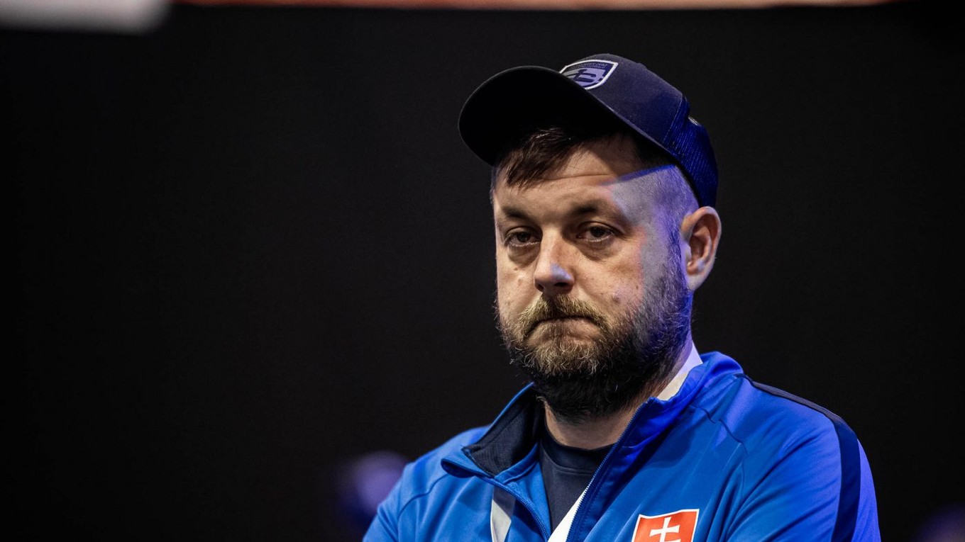 Tréner Slovenska Peter Barnišin.