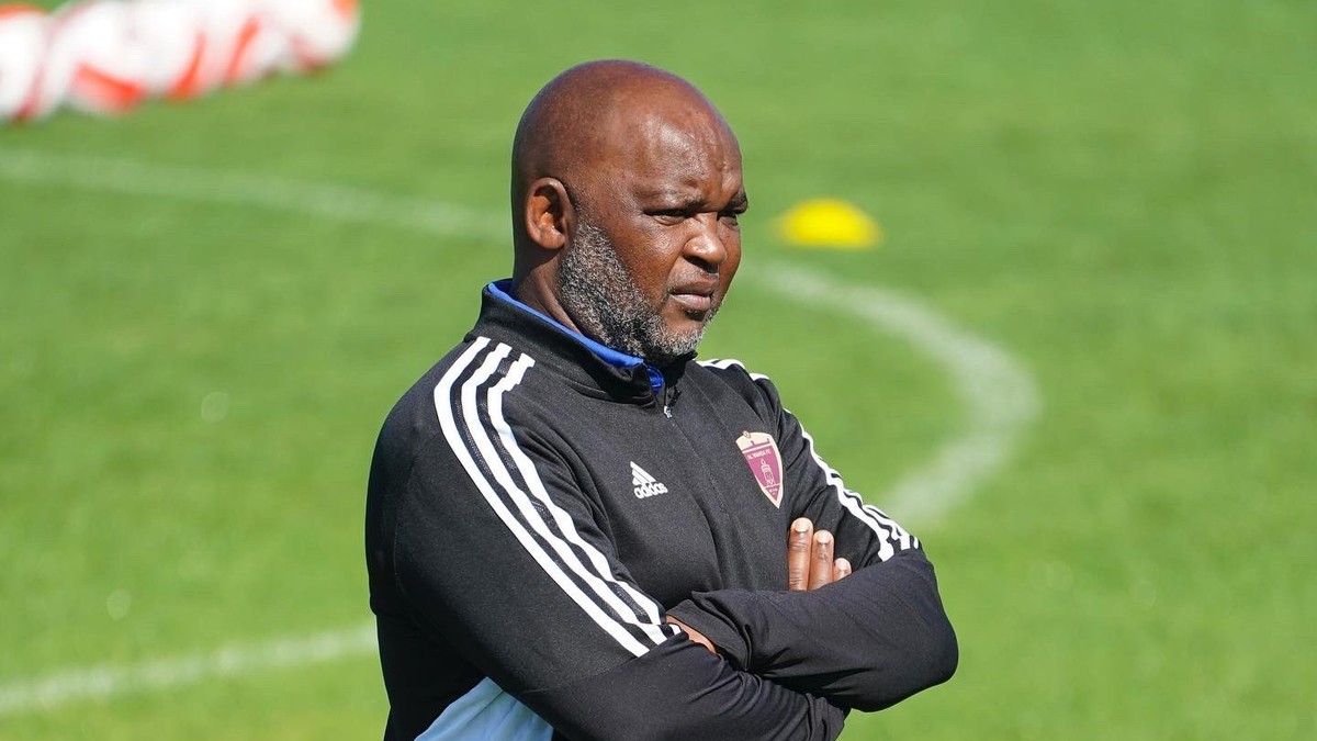 Tréner Pitso Mosimane.