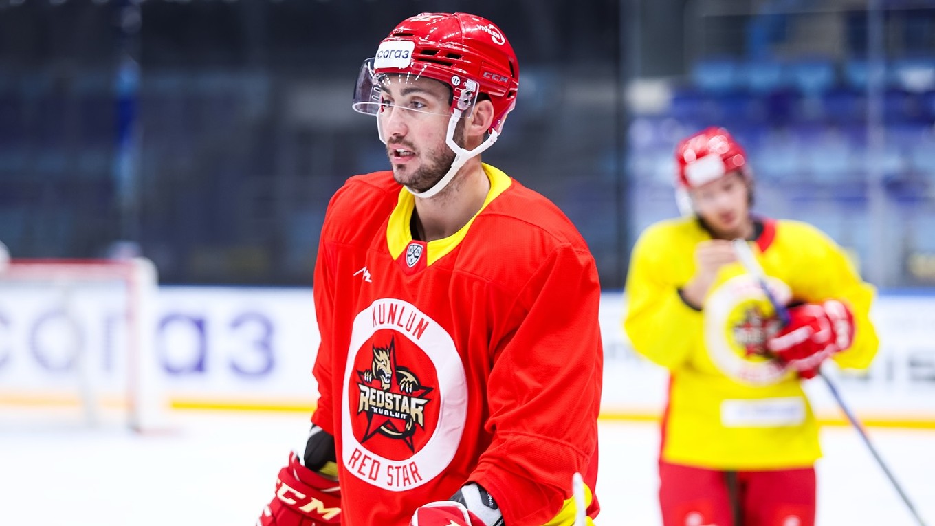 Slovenský útočník Tomáš Jurčo v drese tímu Kunlun Red Star.